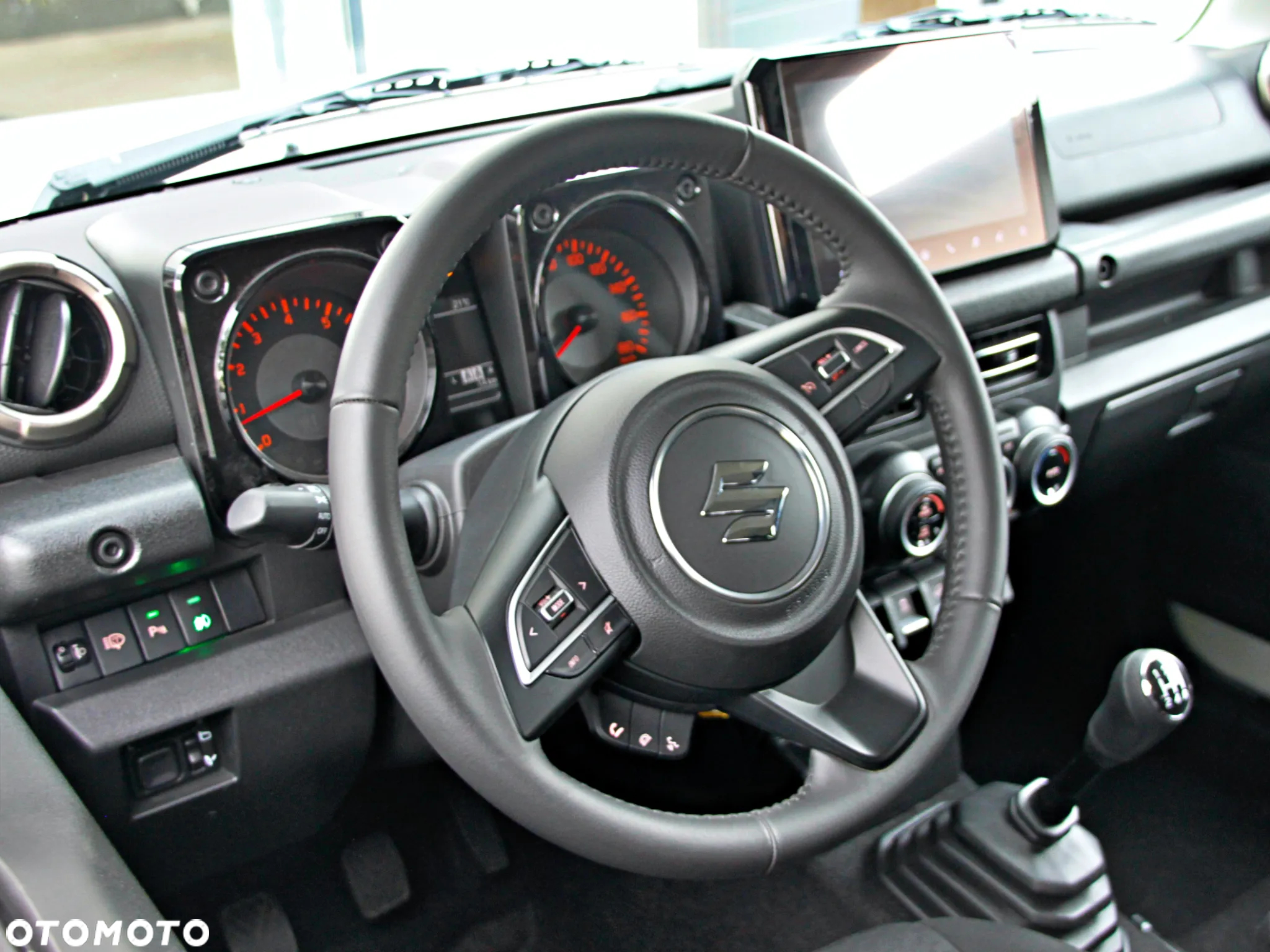 Suzuki Jimny 1.5 Premium - 12