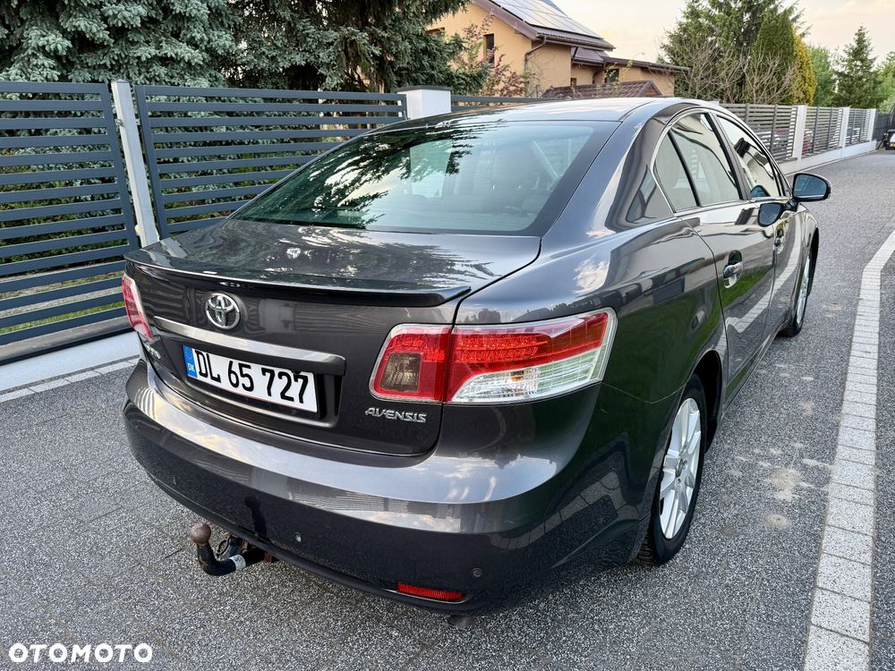 Toyota Avensis 1.8 Comfort - 9