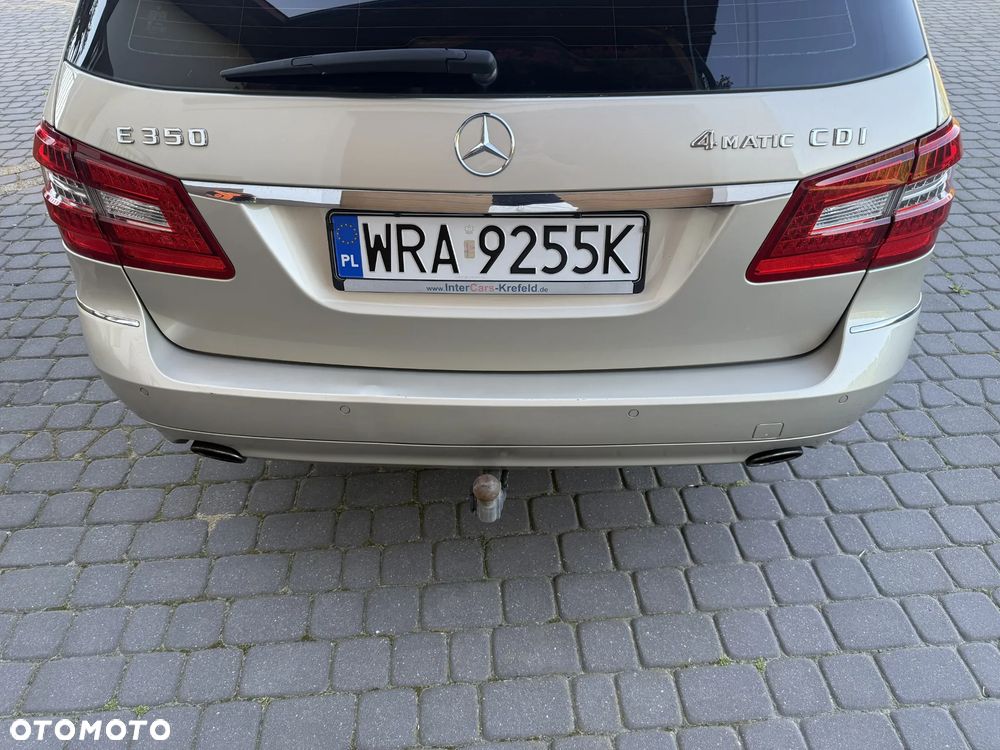 Mercedes-Benz Klasa E 350 CDI 4-Matic BlueEff - 24