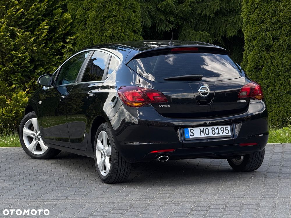 Opel Astra 1.4 Turbo Design Edition - 19