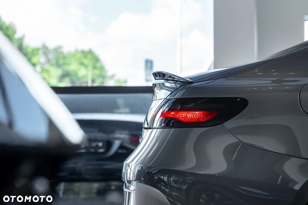 Mercedes-Benz Klasa E - 12