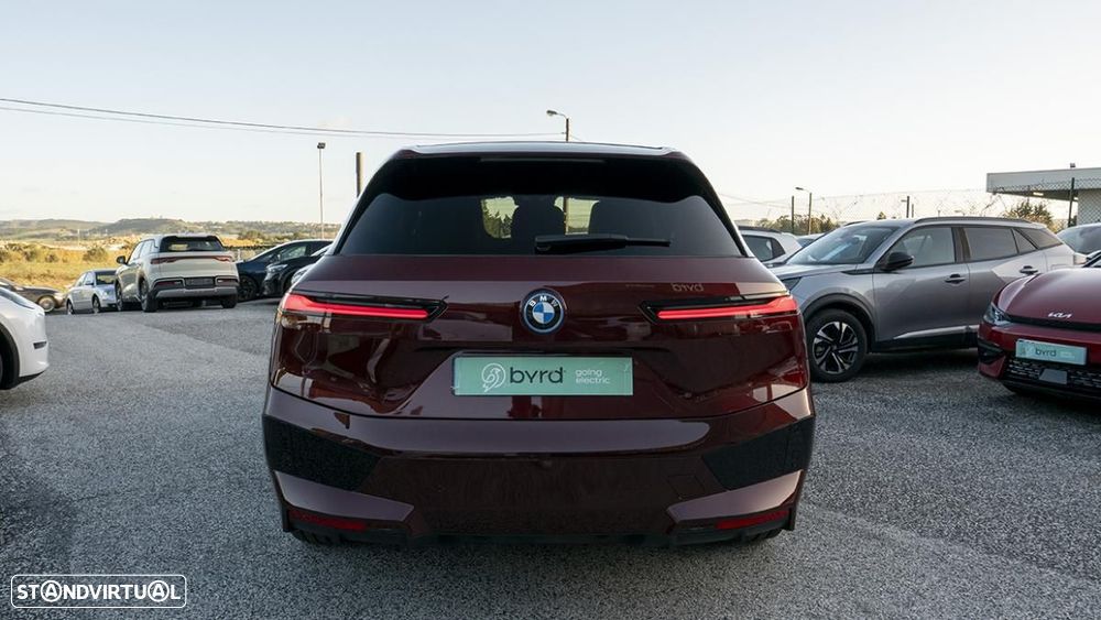 BMW iX xDrive 40 Pack Desportivo - 8
