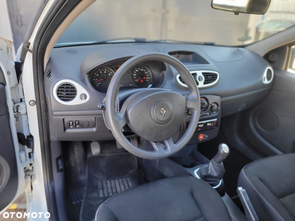 Renault Clio 1.2 16V 75 Dynamique - 12