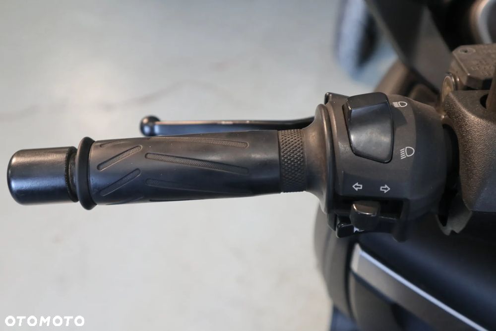 Yamaha X-max - 7