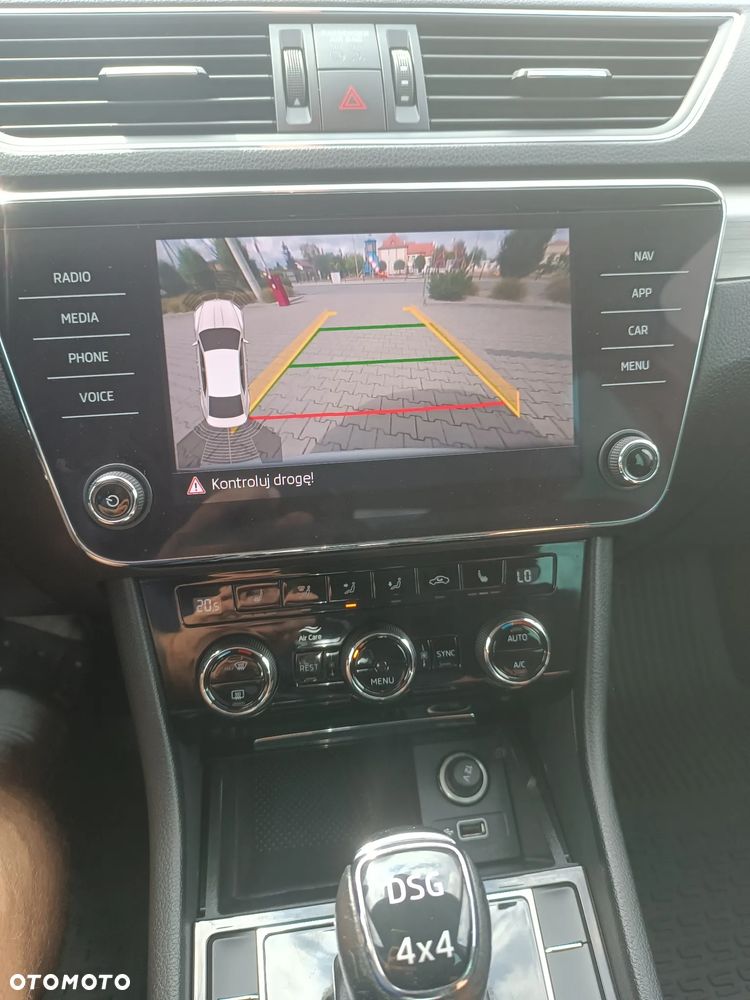 Skoda Superb 2.0 TDI 4x4 DSG Sportline - 20