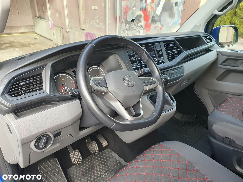 Volkswagen Caravelle - 10