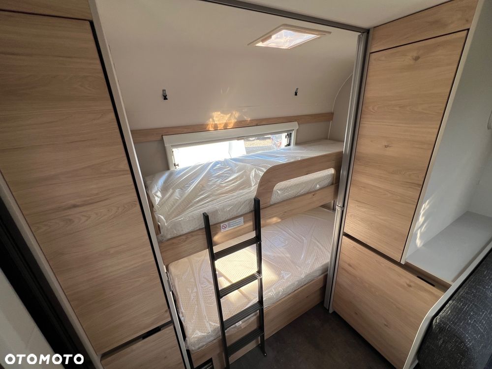 Dethleffs Camper 560 FMK - 22