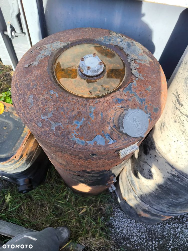 Zbiornik paliwa chłodnia do agregatu Carrier thermoking - 4