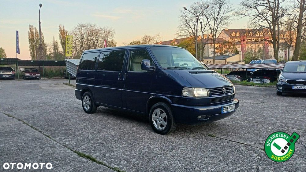 Volkswagen Multivan - 1