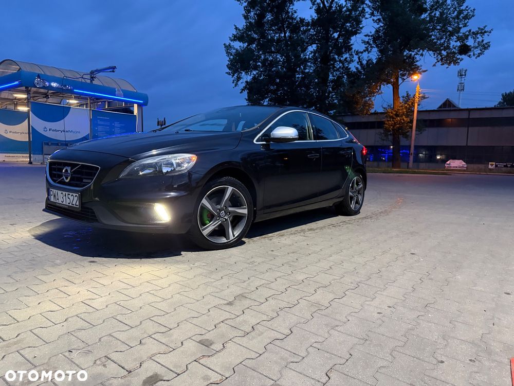 Volvo V40 D2 R-Design - 4