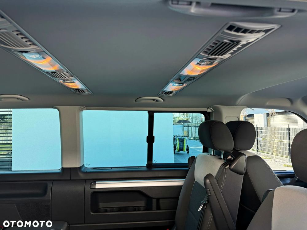 Volkswagen Multivan - 12