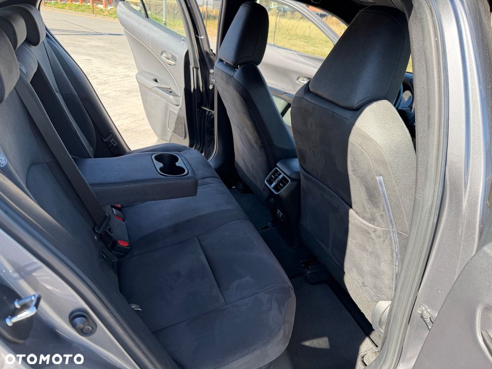 Lexus UX 250h GPF Business Edition AWD - 28
