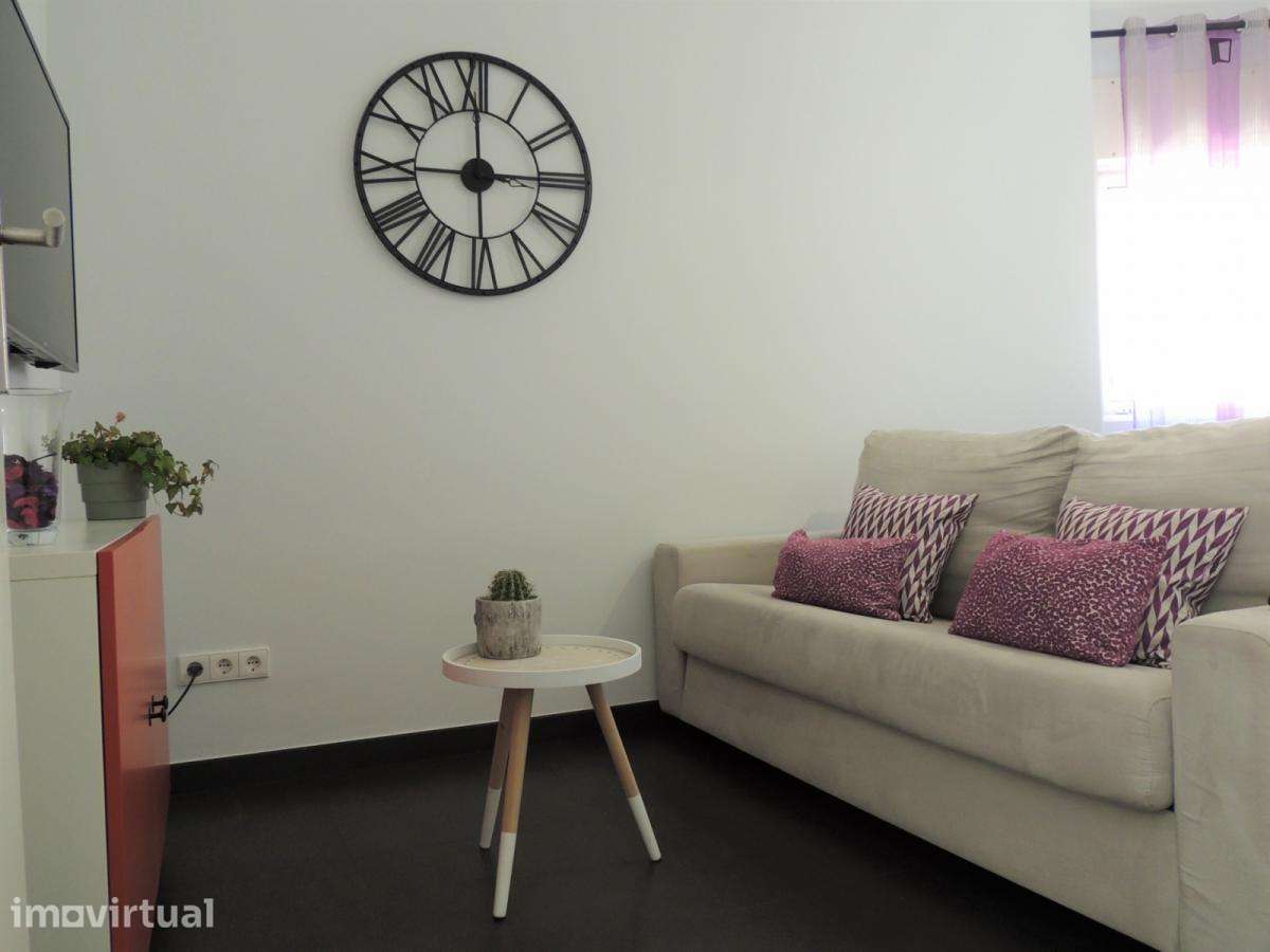 Apartamento com 1 quartos - localizado em Paranhos Porto - Grande imagem: 2/24
