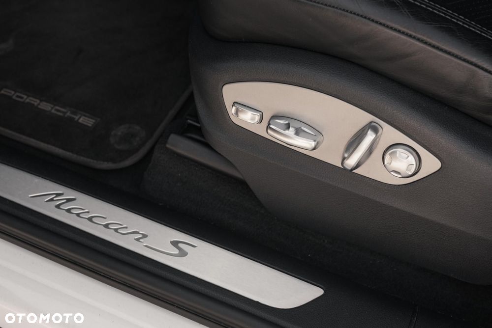 Porsche Macan S - 26