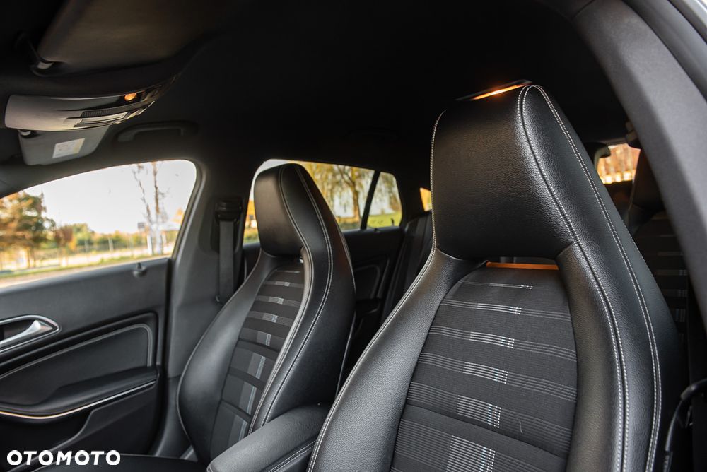 Mercedes-Benz CLA 200 d 4Matic 7G-DCT - 19