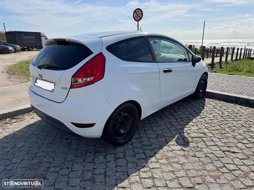 Ford Fiesta - 2