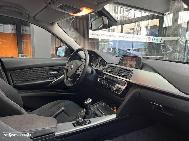 BMW 318 d Touring - 10