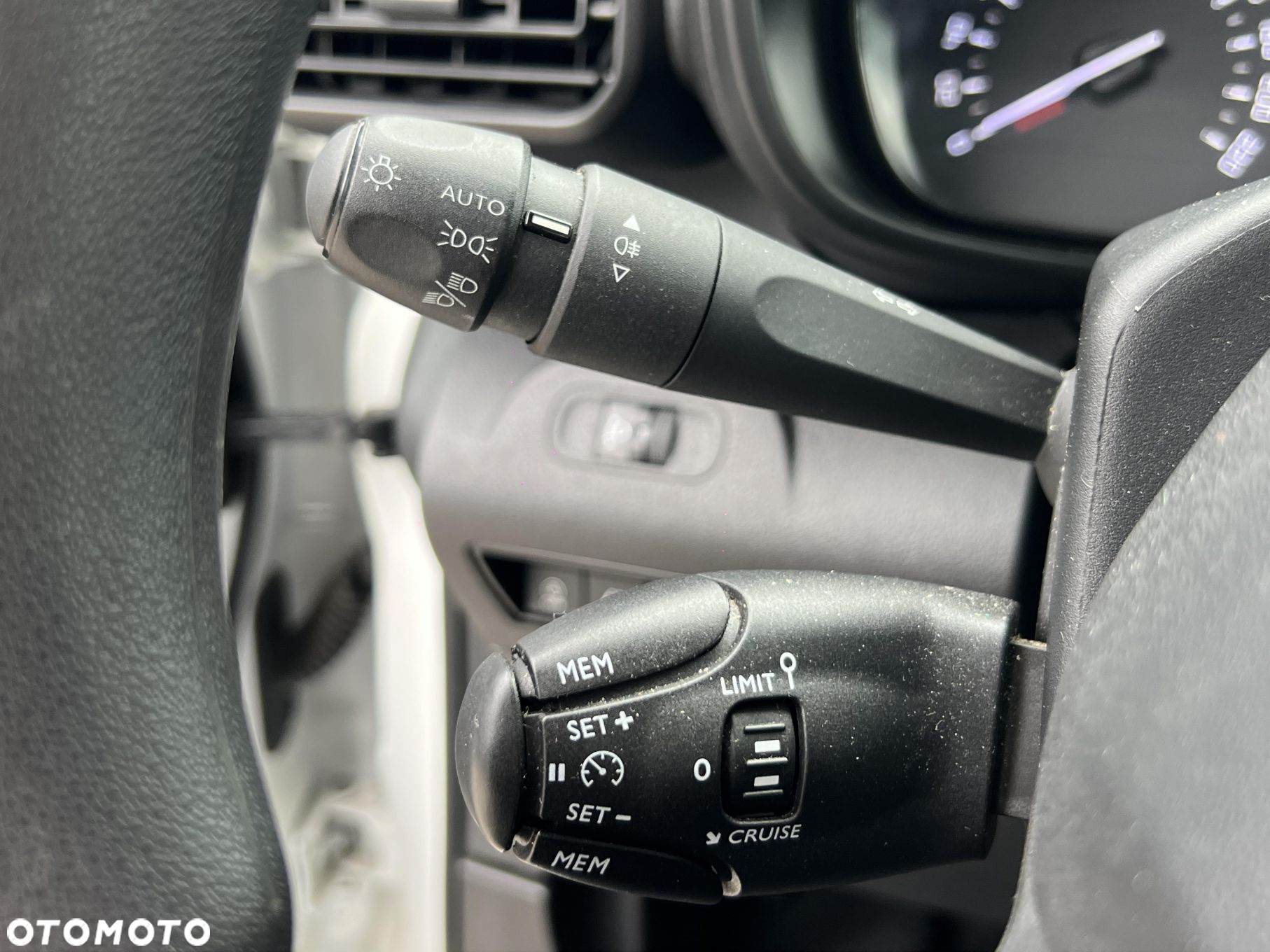 Toyota Proace City Verso 1.2 D-4T Combi - 22