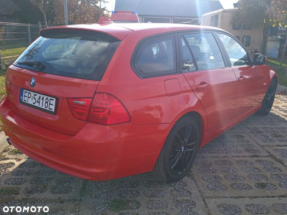 BMW Seria 3 318d Touring - 6