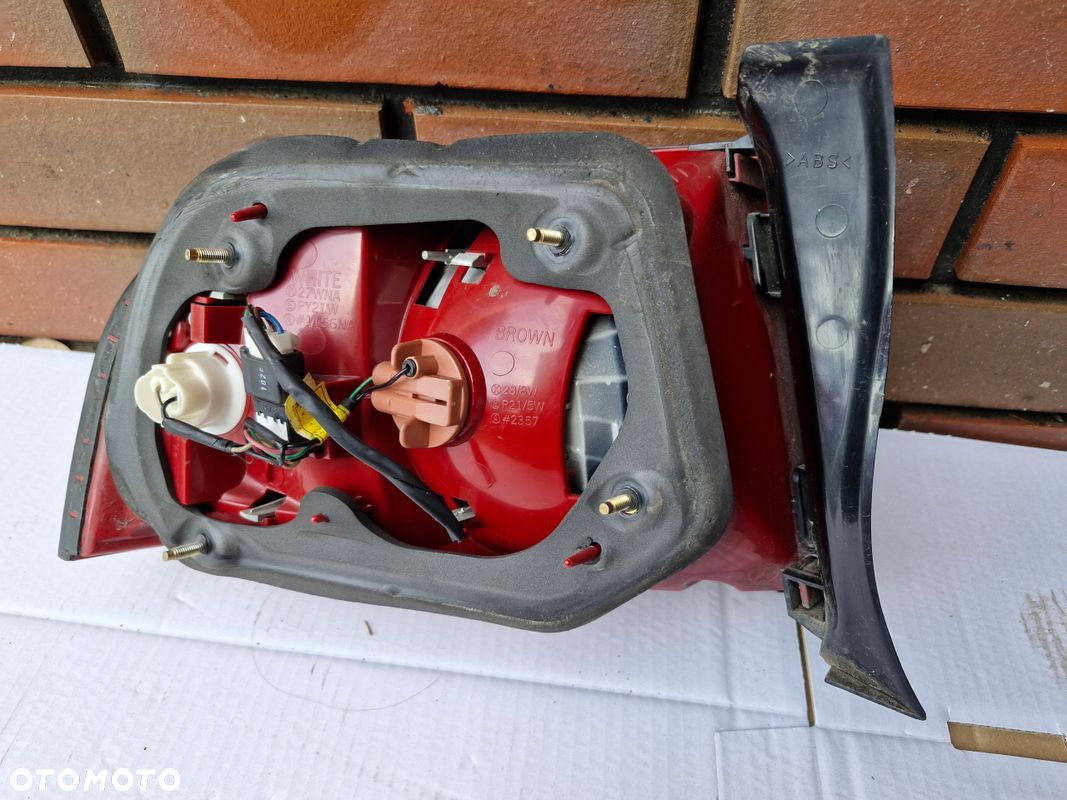 LAMPA TYŁ TYLNA Prawa Kia Magnetis 03-06r Wkład Lampy - 6