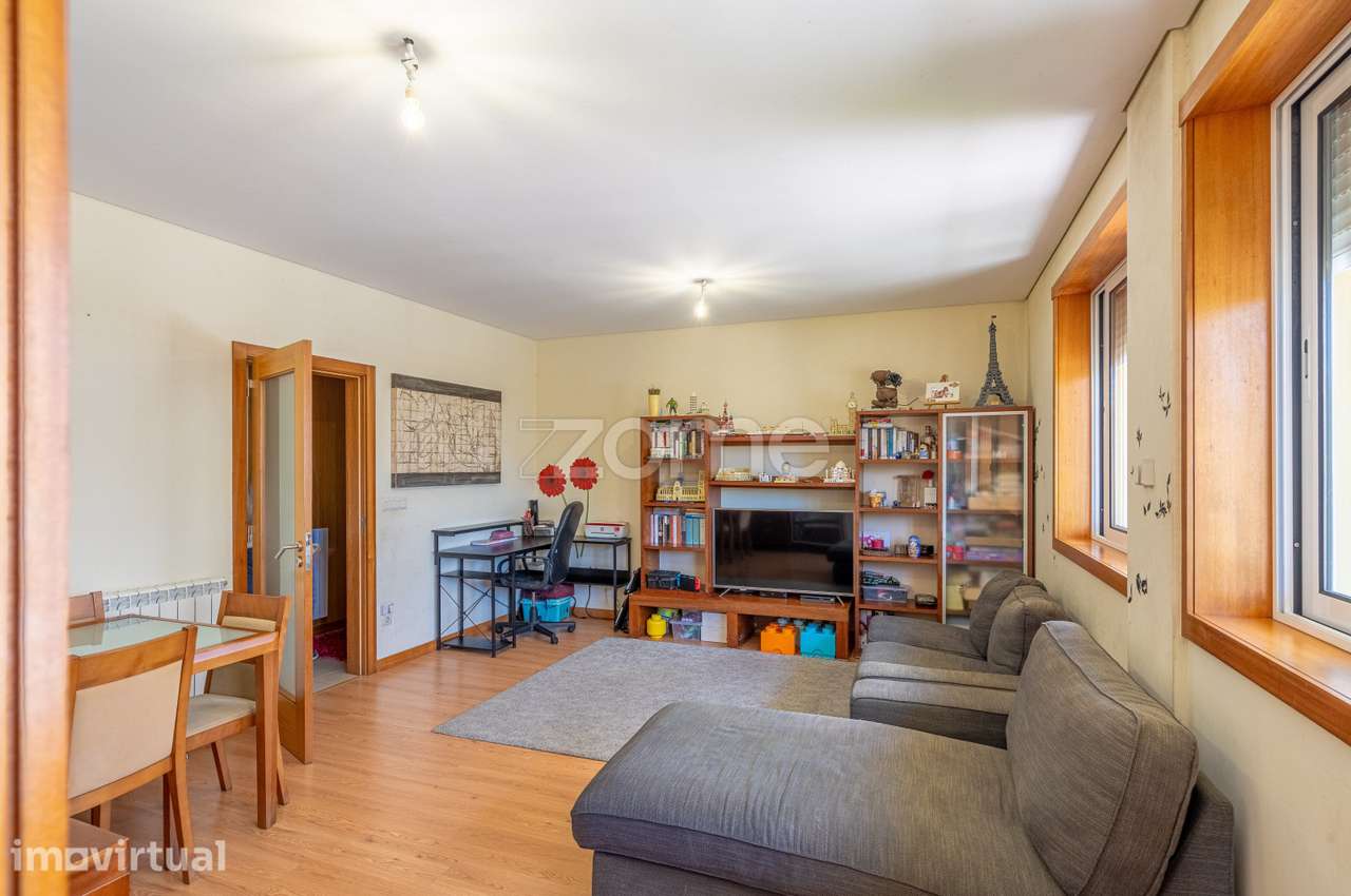 Apartamento T2 com garagem fechada na Areosa, V.C. - Grande imagem: 3/18