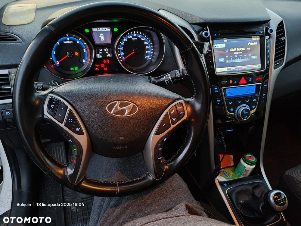 Hyundai i30 1.6 CRDi Premium - 11