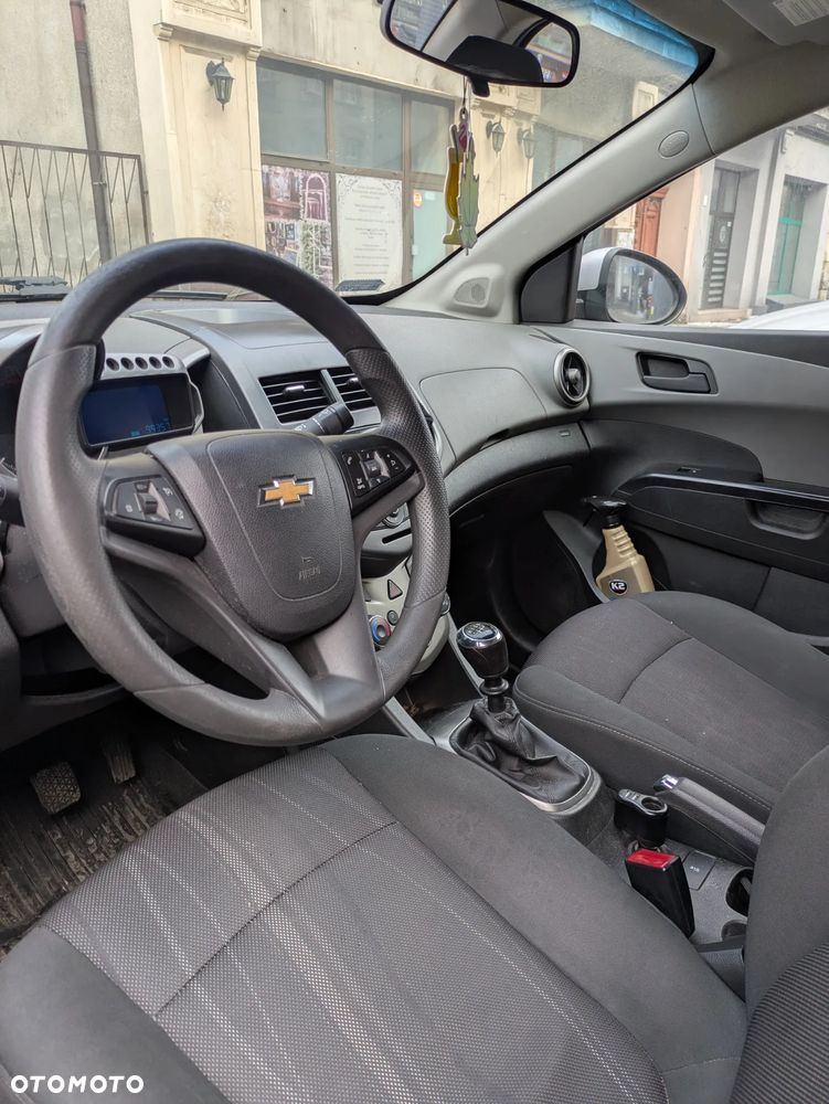 Chevrolet Aveo 1.4 16V LT - 23