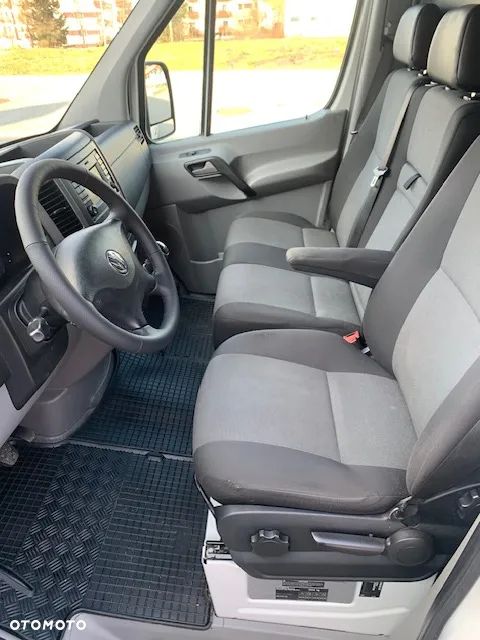 Volkswagen CRAFTER - 8