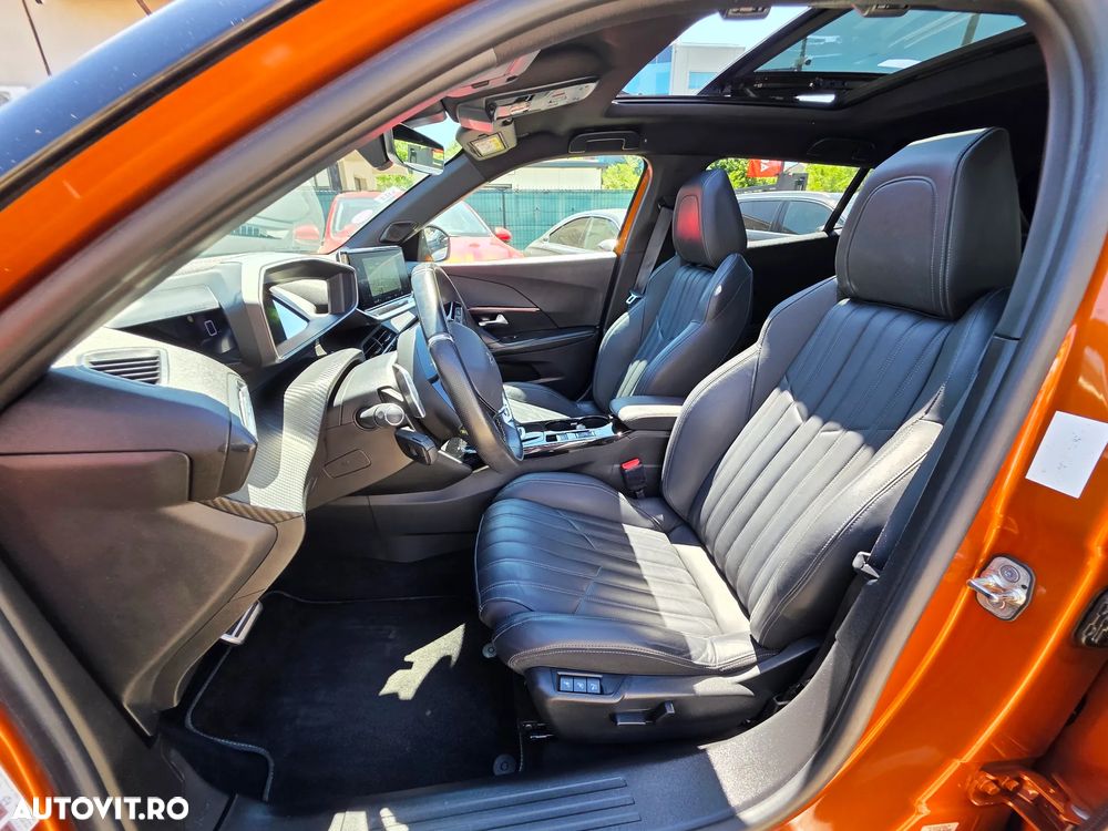 Peugeot 2008 PureTech 130 EAT8 GT - 23