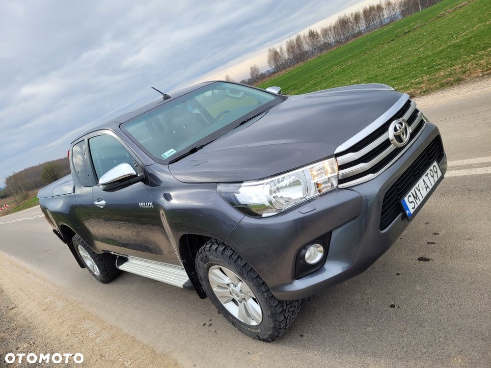 Toyota Hilux - 2