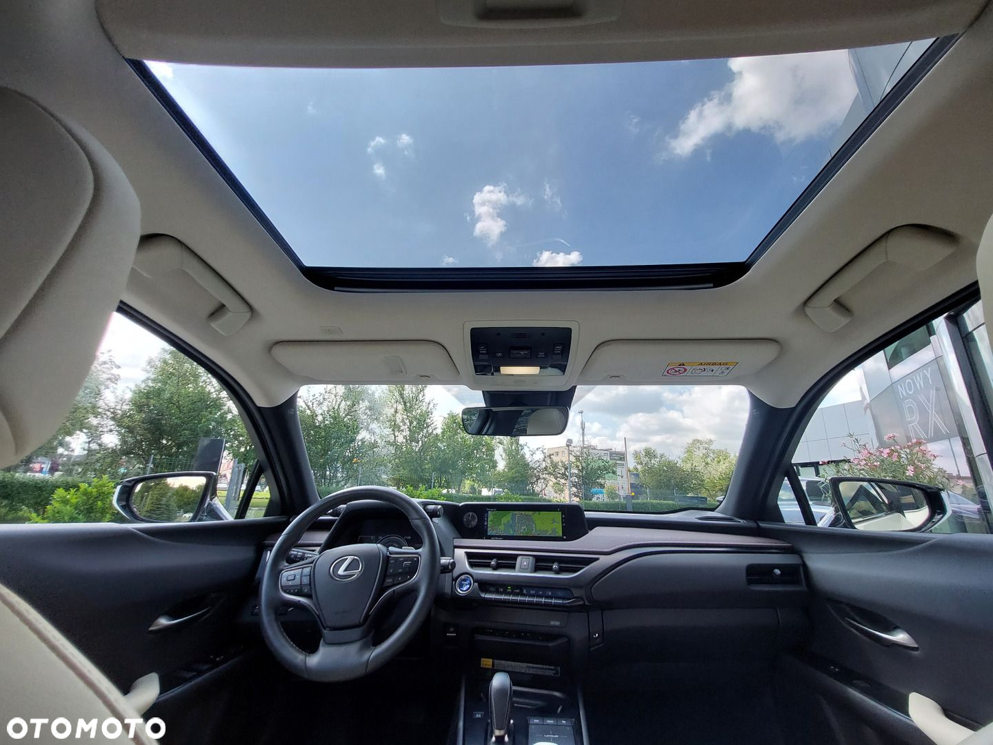 Lexus UX - 24