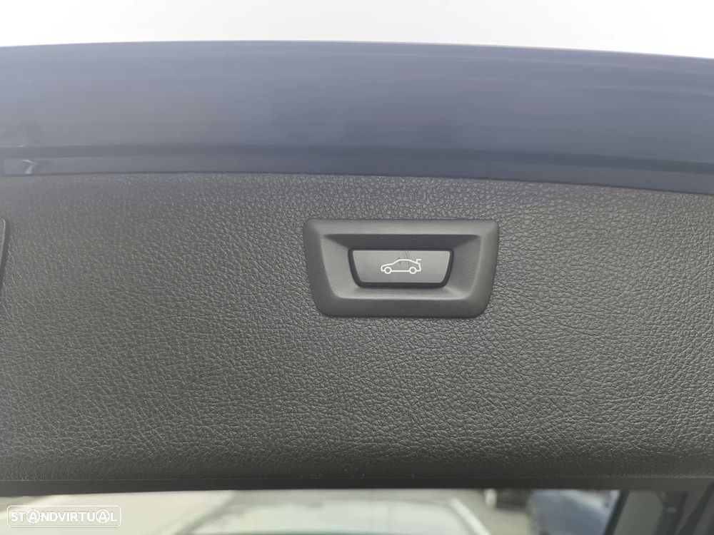 BMW 320 d Touring Aut. M Sport - 11