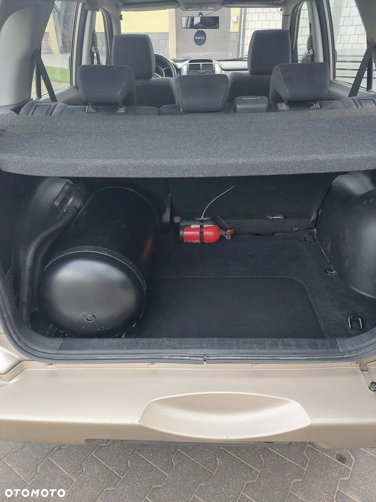 Suzuki Grand Vitara 2.0 - 11