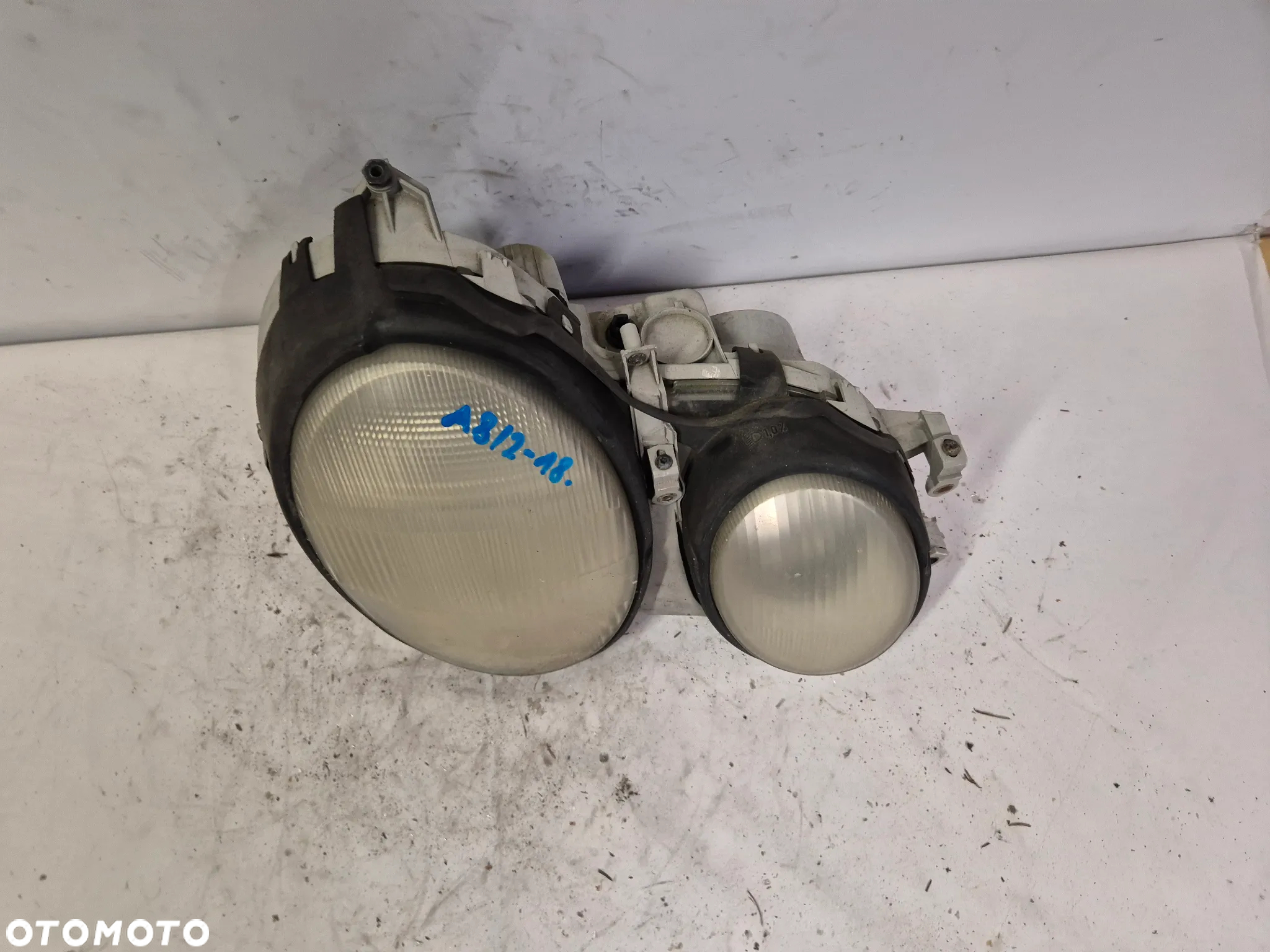.  PRZOD PRZEDNIA LAMPA PRAWA MERCEDES CLK W208 - 4