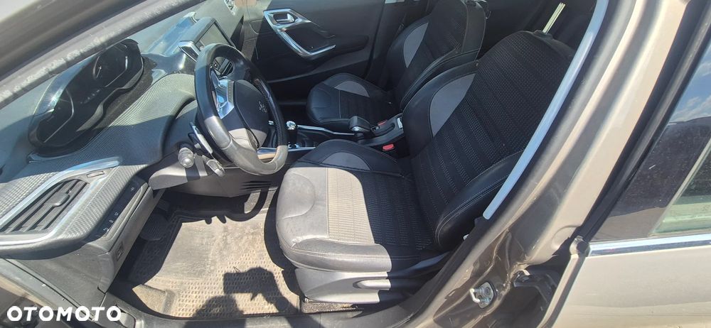 Peugeot 2008 - 21