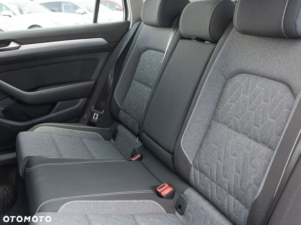 Volkswagen Passat - 26