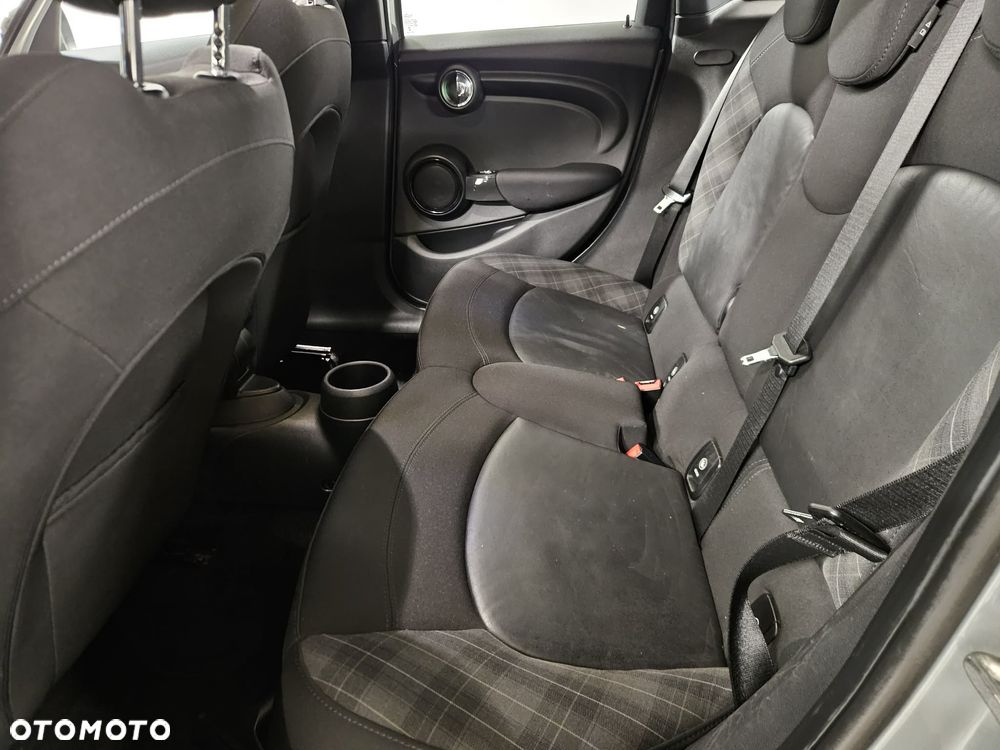 MINI Cooper Standard - 22