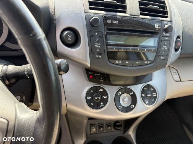 Toyota RAV4 - 7