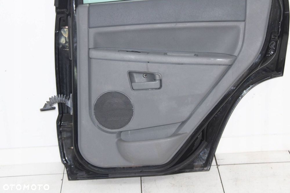 JEEP CHEROKEE WK 04R- DRZWI PRAWE TYLNE PRAWY TYŁ - 10