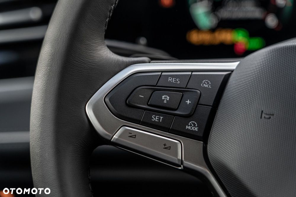 Volkswagen Passat - 15
