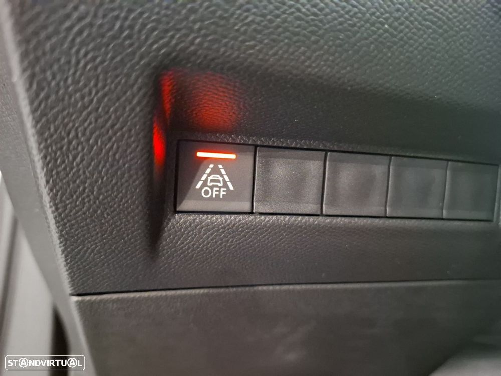Peugeot 2008 1.2 PureTech GT — fotografia 24