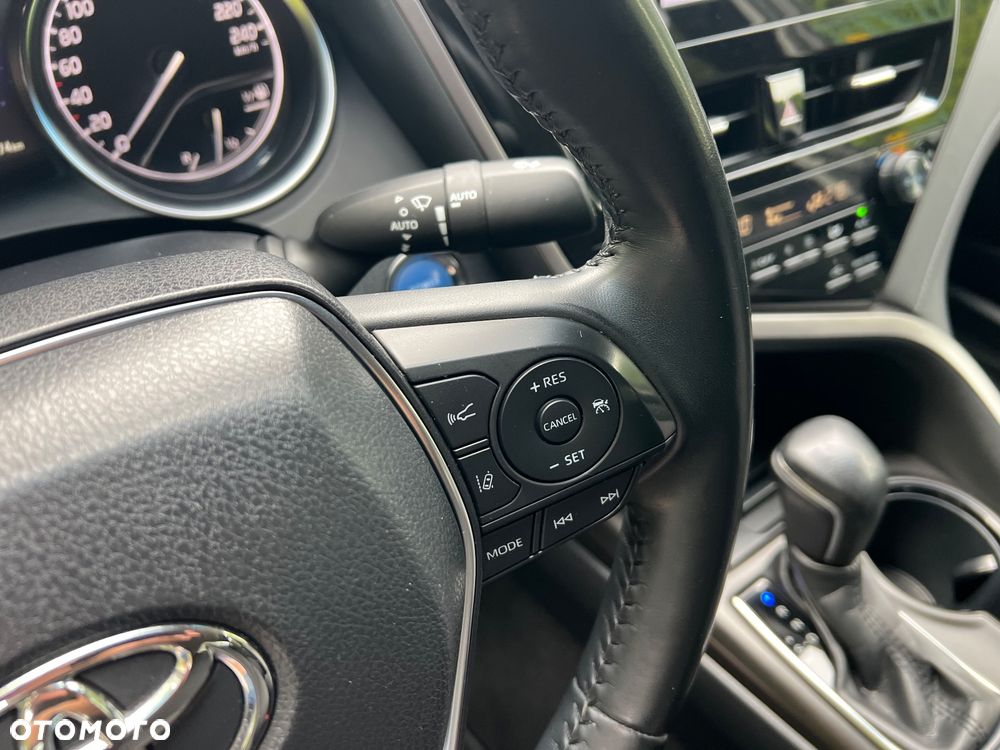 Toyota Camry 2.5 Hybrid Comfort CVT - 18