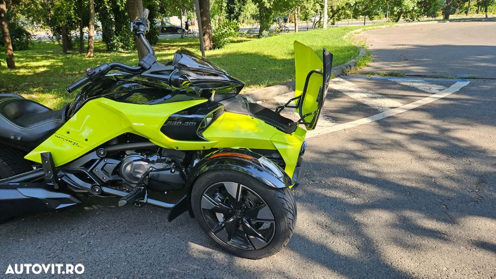 Can-Am Spyder - 8