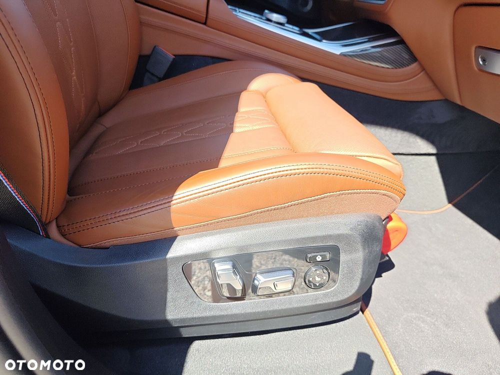 BMW X7 - 27