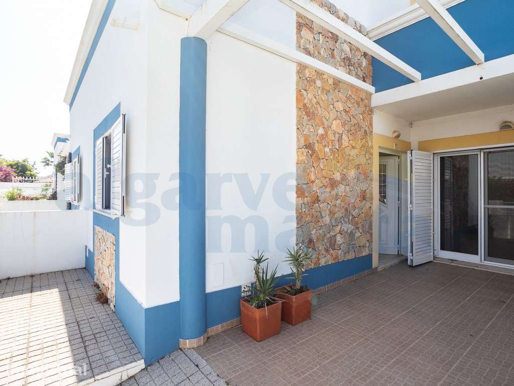 Moradia T2+2 em Condomínio com Piscina | A apenas 800 m da Praia da... - Grande imagem: 3/43