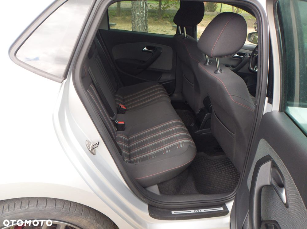 Volkswagen Polo 1.4 DSG GTI - 17