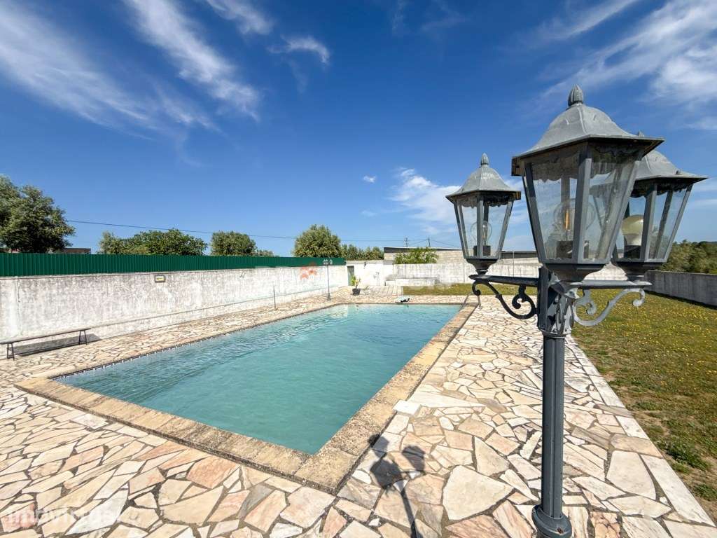 Moradia T5+1 com terreno, piscina e garagem em Delongo - Paialvo - Grande imagem: 2/60