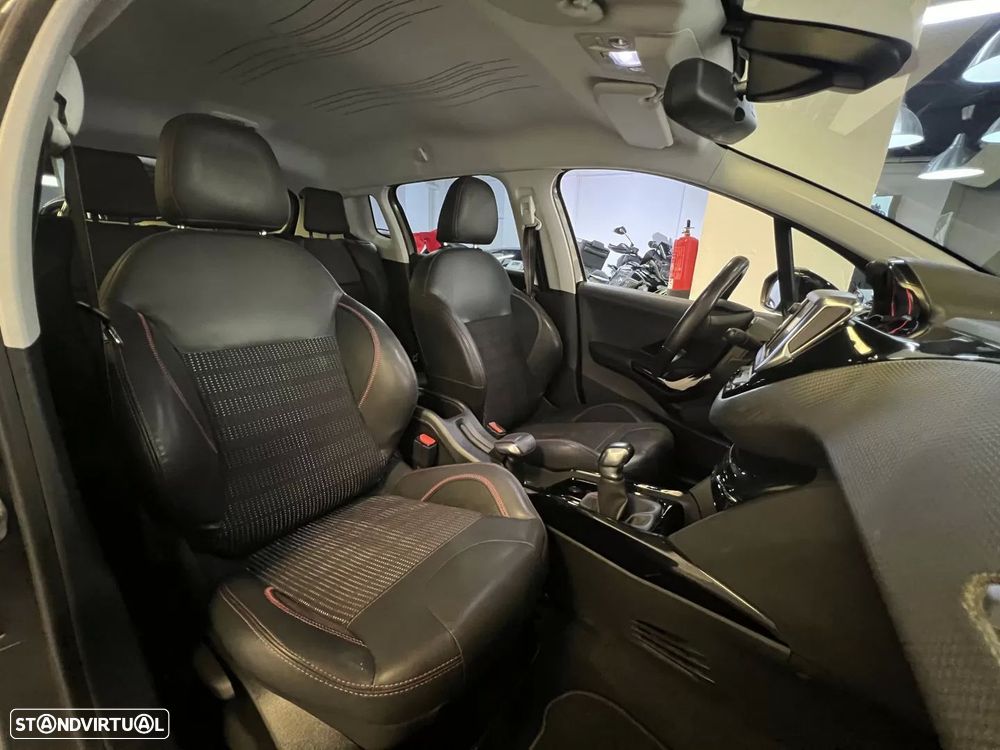 Peugeot 2008 1.2 PureTech GT Line — fotografia 8