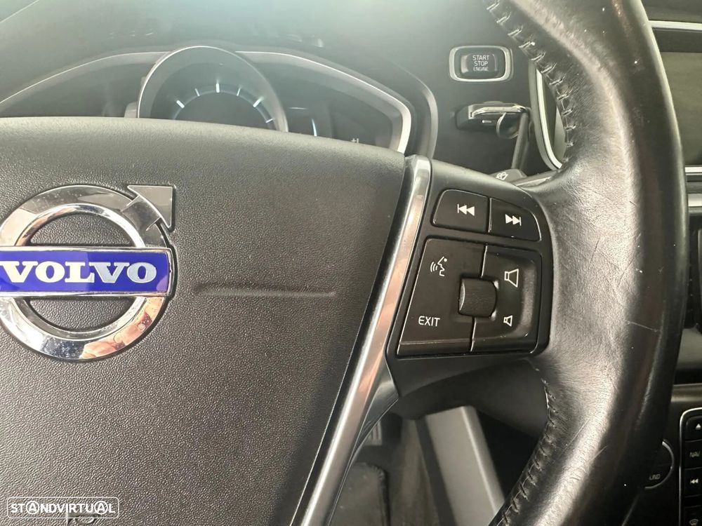 Volvo V40 Cross Country - 14