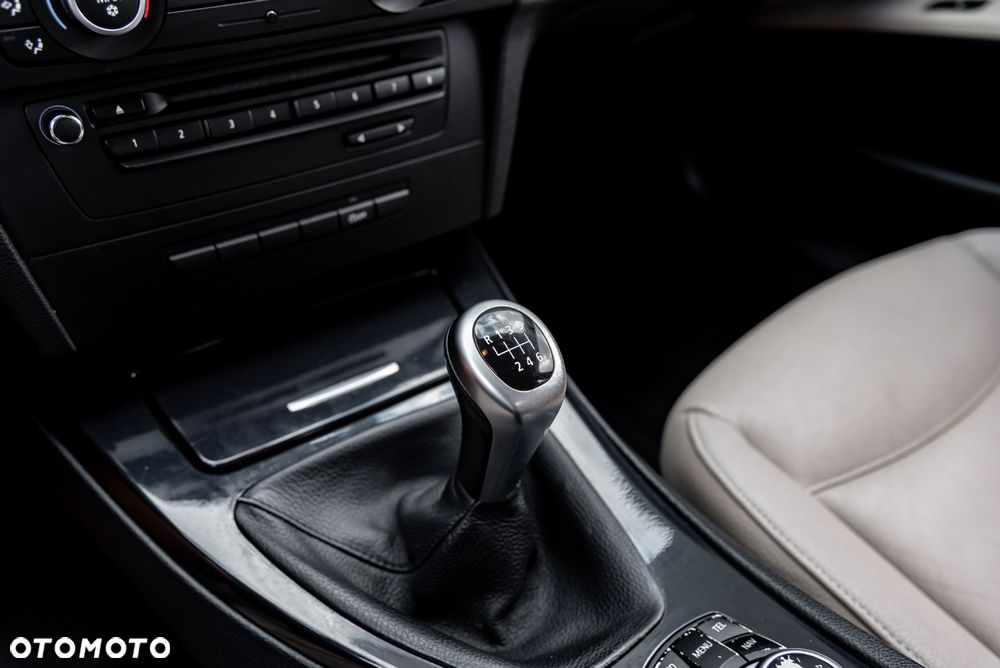 BMW Seria 3 318i - 24